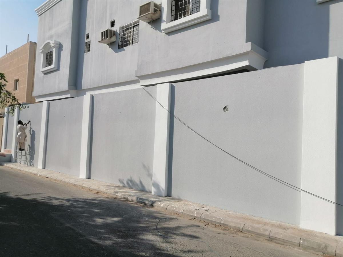أعمال أصباغ خارجية لسور وواجهة منزل
